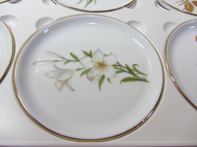 置物 ドイツの伝統ある名窯「フュルステンベルク」 天使の磁器製置物