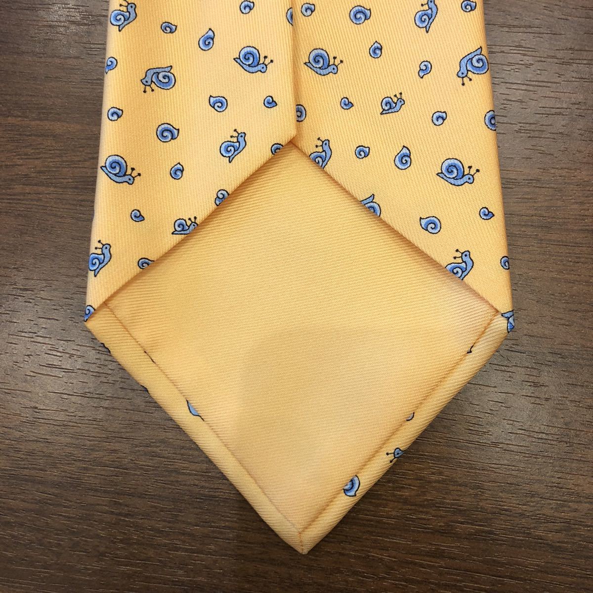 新品 HERMES ネクタイ カタツムリ イエロー シルク エルメス ネクタイ シルク100％ てんとうむし柄 メンズ HERMES