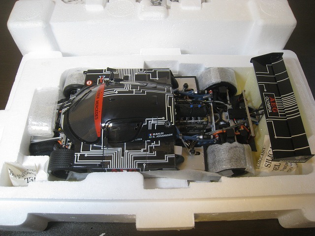 C9 1⁄18 エグゾト ザウバー EXOTO メルセデス #61 Sauber Mercedes