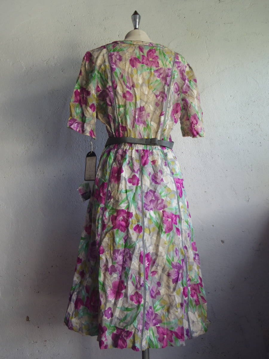 古着 レトロvintage花柄おしゃれモダンワンピ 昭和レトロワンピース70s60s70年代60年代 昭和レトロビンテージ綿デッドストックタグ付き Lサイズ 売買されたオークション情報 Yahooの商品情報をアーカイブ公開 オークファン Aucfan Com