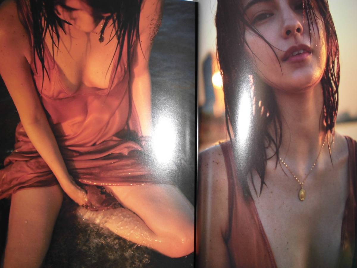 マギー 写真集 New Moon 初版 全176頁 送料198円 その他 売買されたオークション情報 Yahooの商品情報をアーカイブ公開 オークファン Aucfan Com