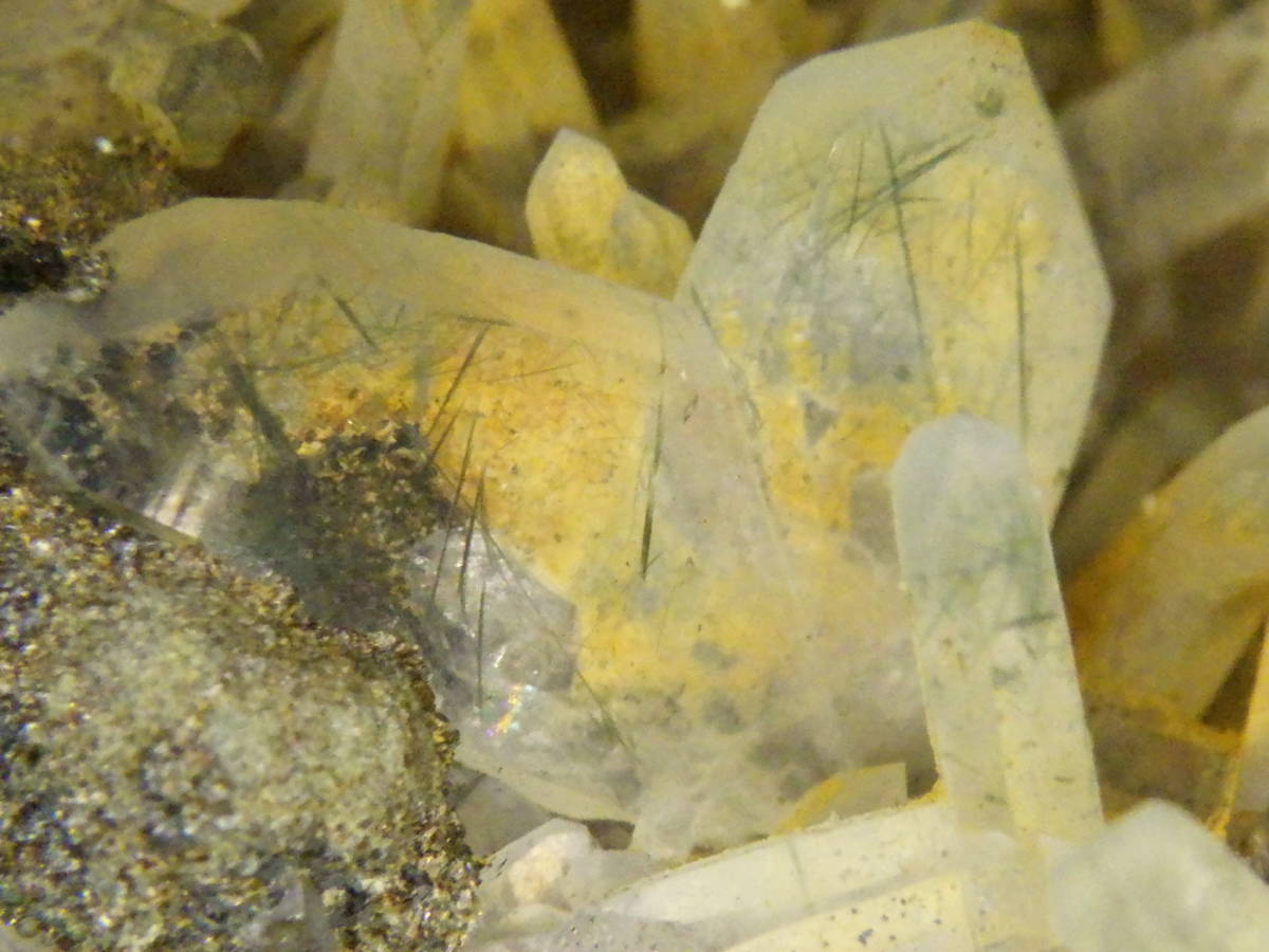 長野県甲武信鉱山 日本式双晶付き水晶クラスター Japantwin 国産水晶