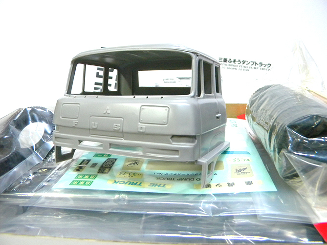 希少！ ミツワ 1/24 三菱ふそうダンプトラック プラモデルキット
