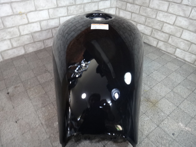○ゼファー750： エボニーブラックカラー 純正ガソリンタンク新品