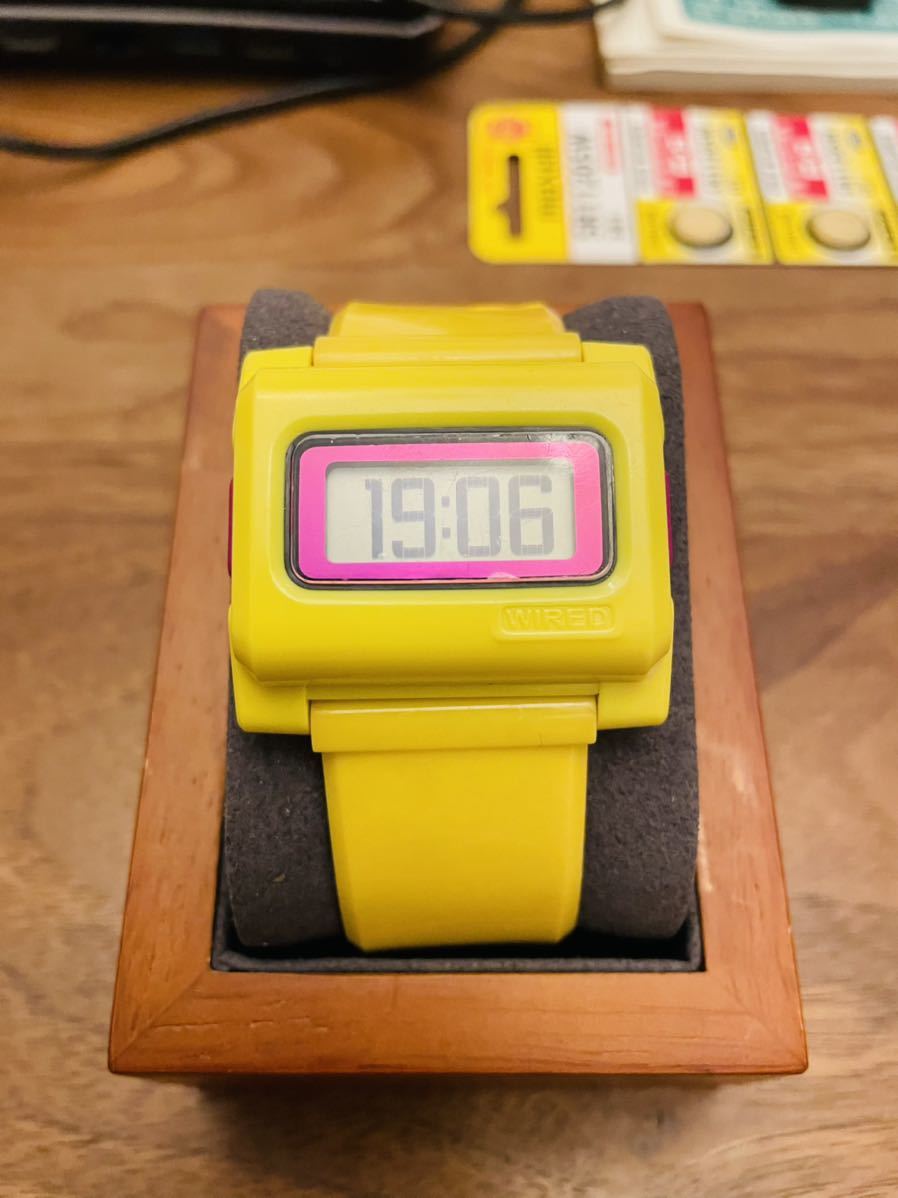 キャンプやフェスで目立つ！廃盤モデル！SEIKO セイコー WIRED  