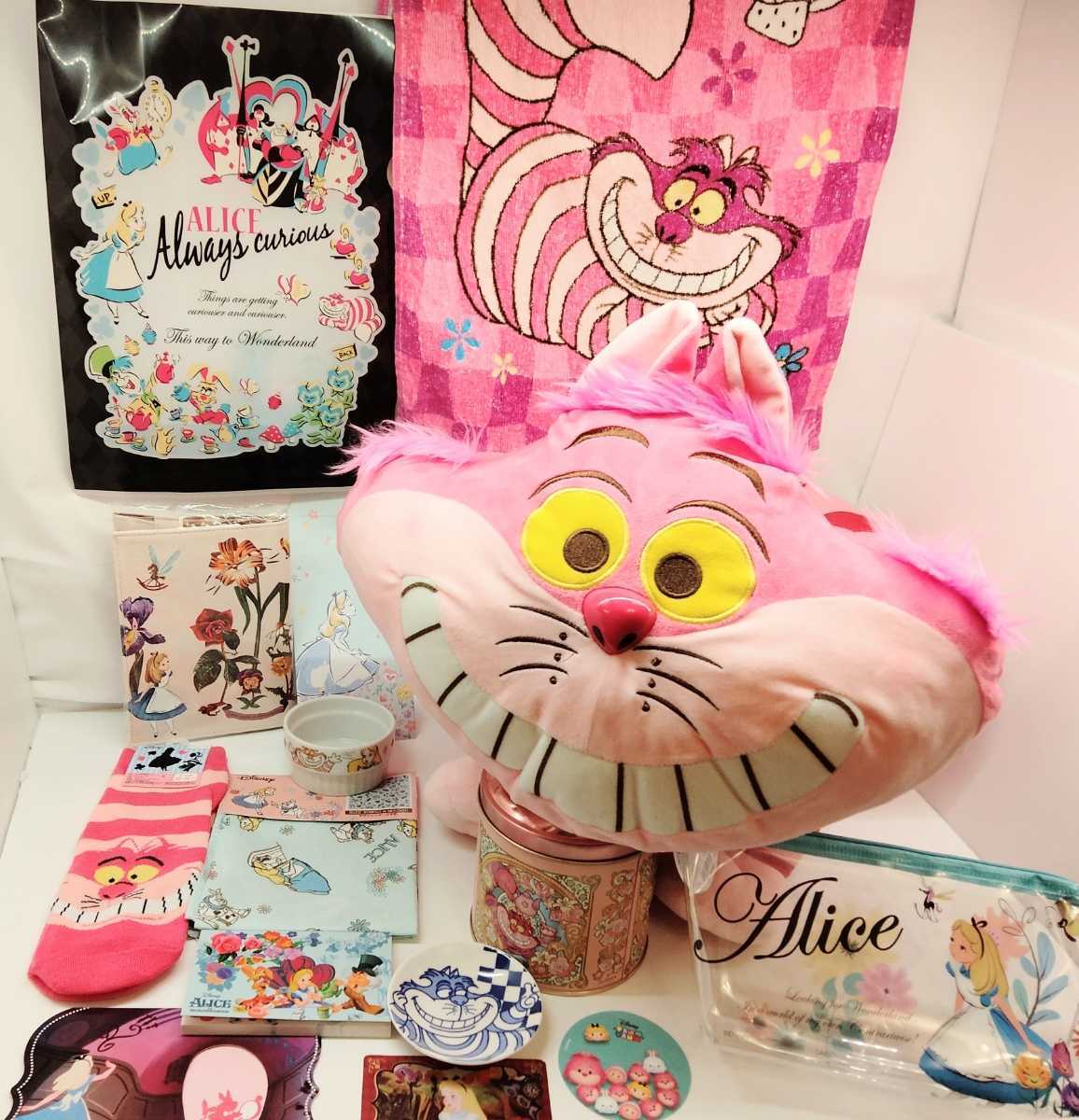 大量 ディズニー ふしぎの国のアリス チェシャ猫 ぬいぐるみ ピレアグラウカ ブックカバー ポーチ 缶 ココット タオル メモ 皿 シール 靴下 その他 売買されたオークション情報 Yahooの商品情報をアーカイブ公開 オークファン Aucfan Com