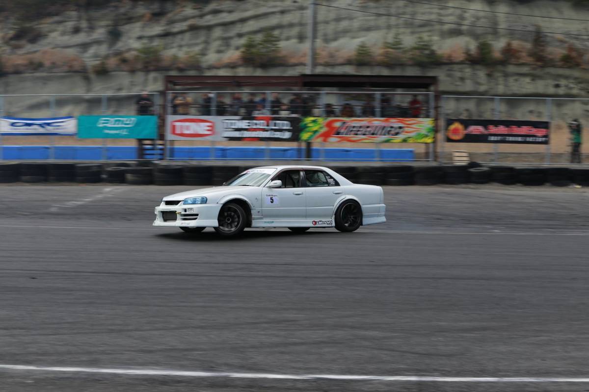 Zeknova Japan 公式ストア SuperSport RS スパスポ 285/35ZR18 285/35