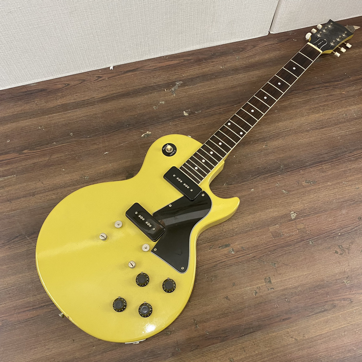 札幌発 Epiphone レスポールスペシャル ソフトケース付き Gibson エレキギター 6弦 弦楽器 ジャンク 北e エピフォン 売買されたオークション情報 Yahooの商品情報をアーカイブ公開 オークファン Aucfan Com