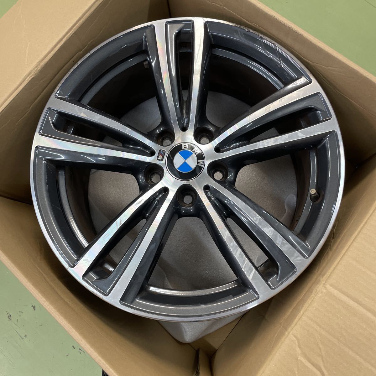 ○E BMW 純正 アルミホイール Mシリーズ用 20インチ ガリ傷あり ○E BMW 純正 アルミホイール Mシリーズ用 20インチ ガリ傷あり