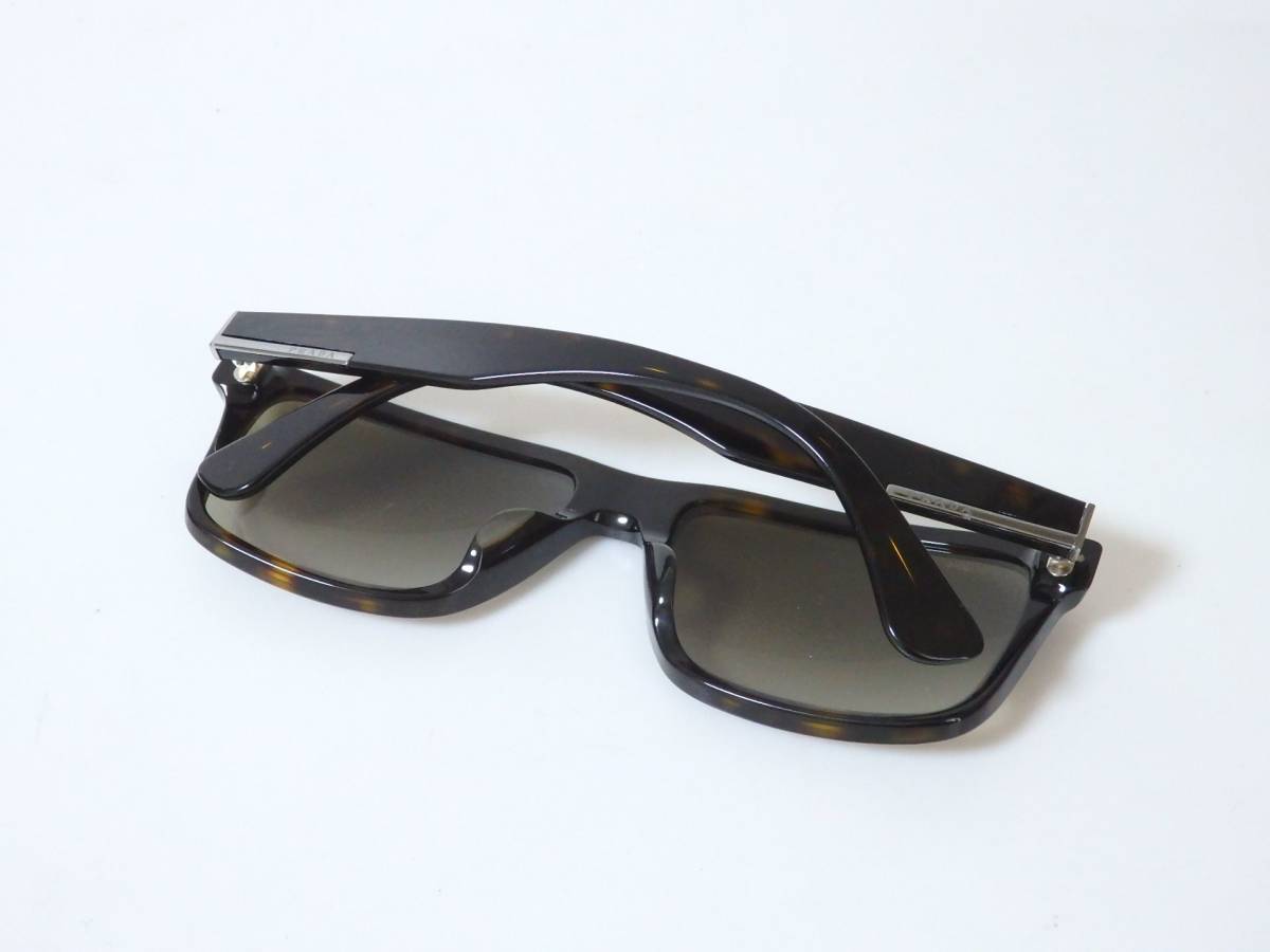 本物 美品 PRADA プラダ サングラス 黒ぶち SPR19S-F＞2.30.7 ☆定形外  