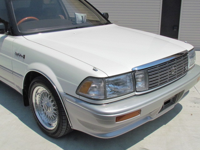 極上 外装 ピカピカ 平成２年式 トヨタ クラウン ロイヤルサルーン G V8 4000 Uzs131 実走行 検切れ 13 130 131 実働 車庫保管 クラウン 売買されたオークション情報 Yahooの商品情報をアーカイブ公開 オークファン Aucfan Com