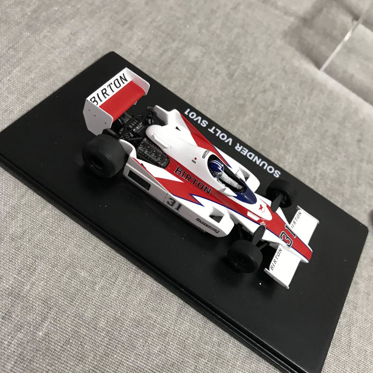 ジャンク品 赤いペガサス 1 43 サンダーボルトsv01改 1 43スケール レジン Pu 製 塗装済み完成品ミニカー レーシングカー 売買されたオークション情報 Yahooの商品情報をアーカイブ公開 オークファン Aucfan Com