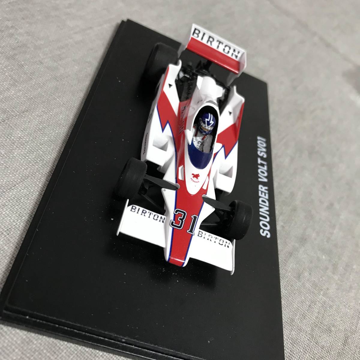 ジャンク品 赤いペガサス 1 43 サンダーボルトsv01改 1 43スケール レジン Pu 製 塗装済み完成品ミニカー レーシングカー 売買されたオークション情報 Yahooの商品情報をアーカイブ公開 オークファン Aucfan Com