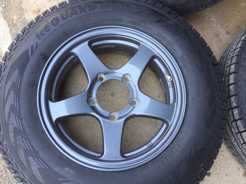 ジムニーJA11 JA22W JB23 YOKOHAMA スタッドレス バリ溝 9部山 16