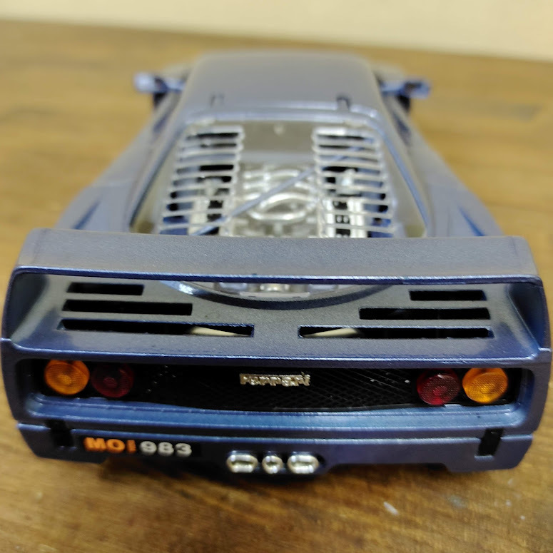 フェラーリF40 buragoベースWARM-UP社製 1⁄18 burago (ブラーゴ