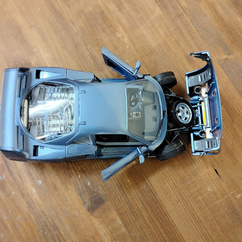 フェラーリF40 buragoベースWARM-UP社製 1⁄18 burago (ブラーゴ