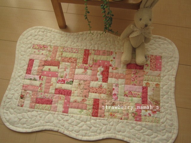 ♪yuriko♪ パッチワーク ＊ レールフェンスの キルト ＊HAPPYピンク