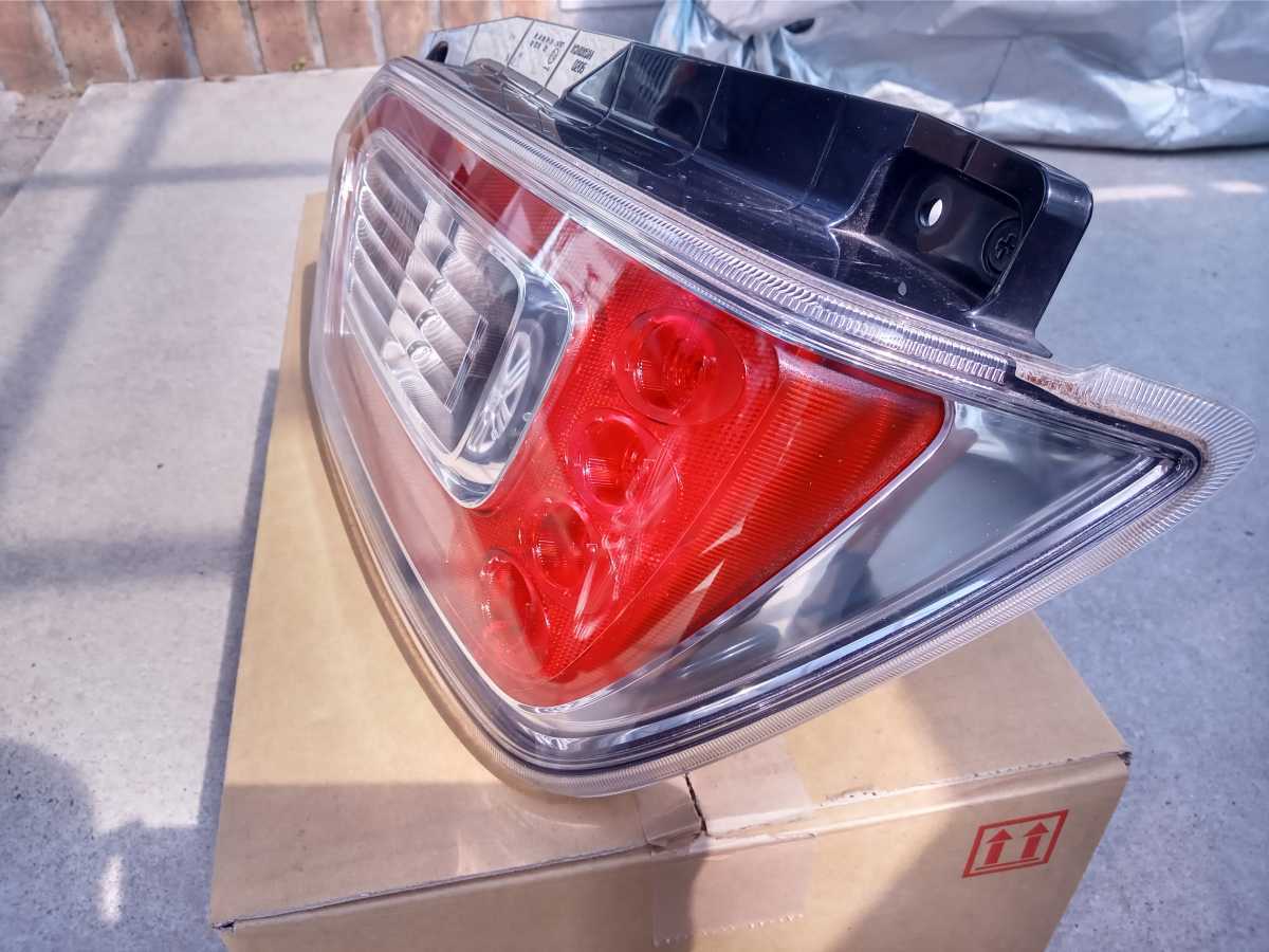 ☆ 中古 美品 右テール ランプユニット ICHIKOH製 スズキ ワゴンR