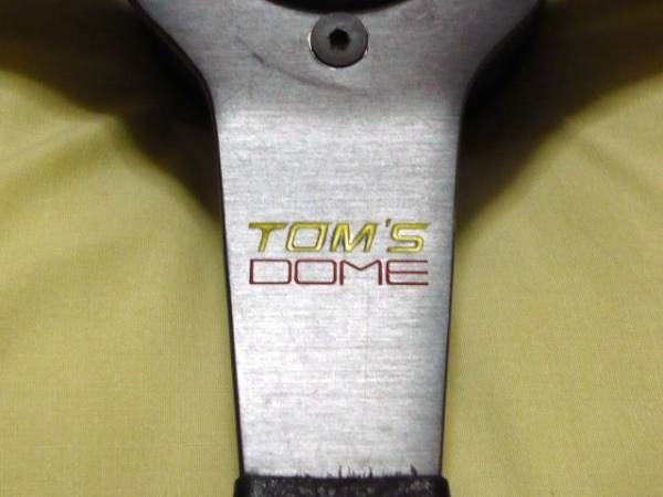 トムス TOM
