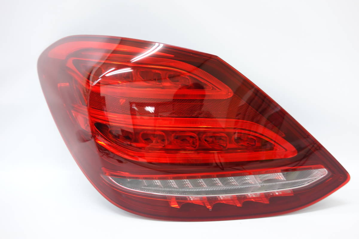 □中古品 ベンツCクラス W205 前期 純正 左テールランプ テールライト