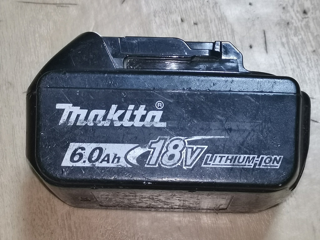 マキタ　18ｖ純正バッテリー　BL1860Ｂ　中古動作品 即決
