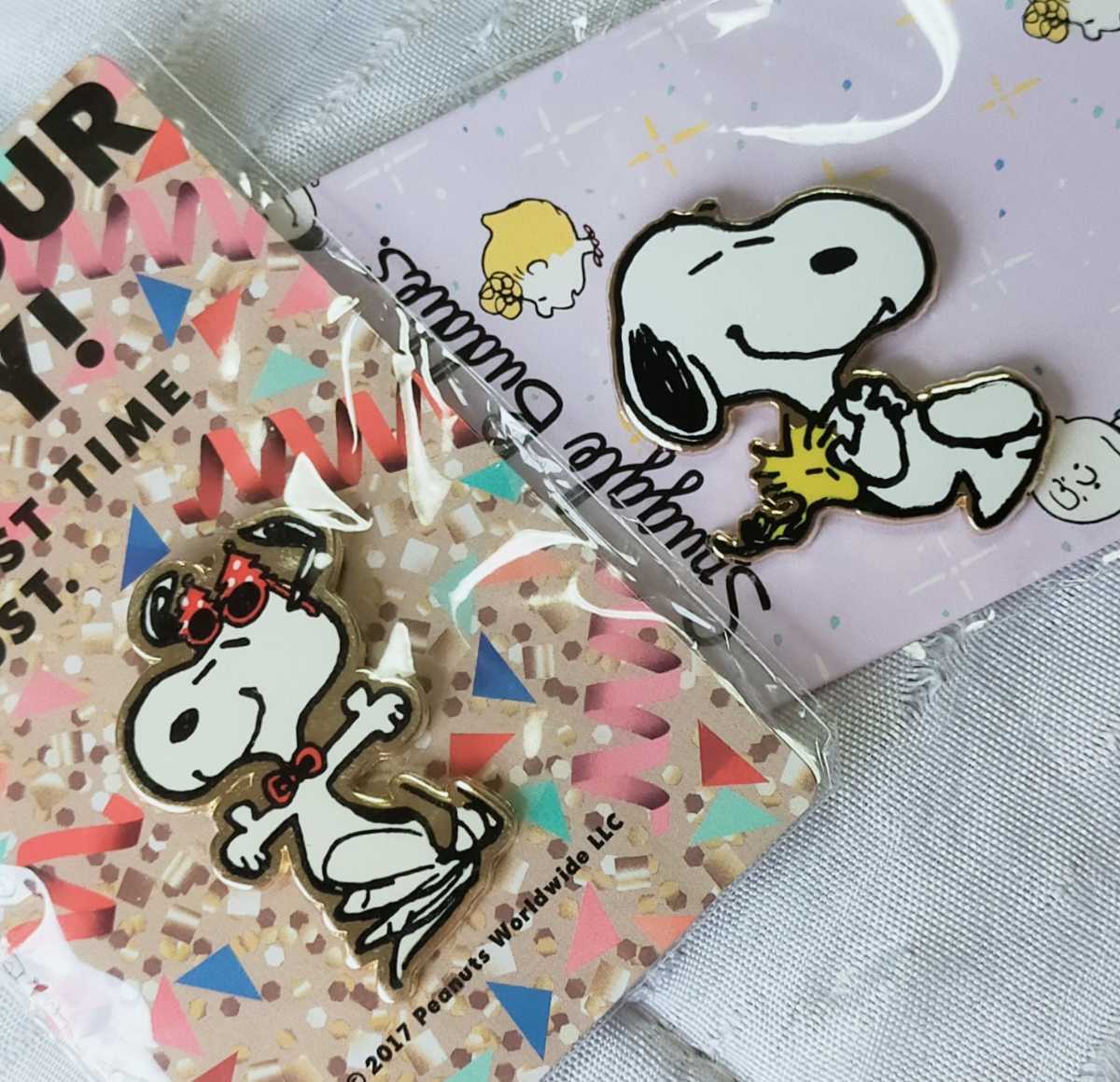 SNOOPY スヌーピー PLAZA プラザ ピンバッジ ノベルティ ２個セット_1