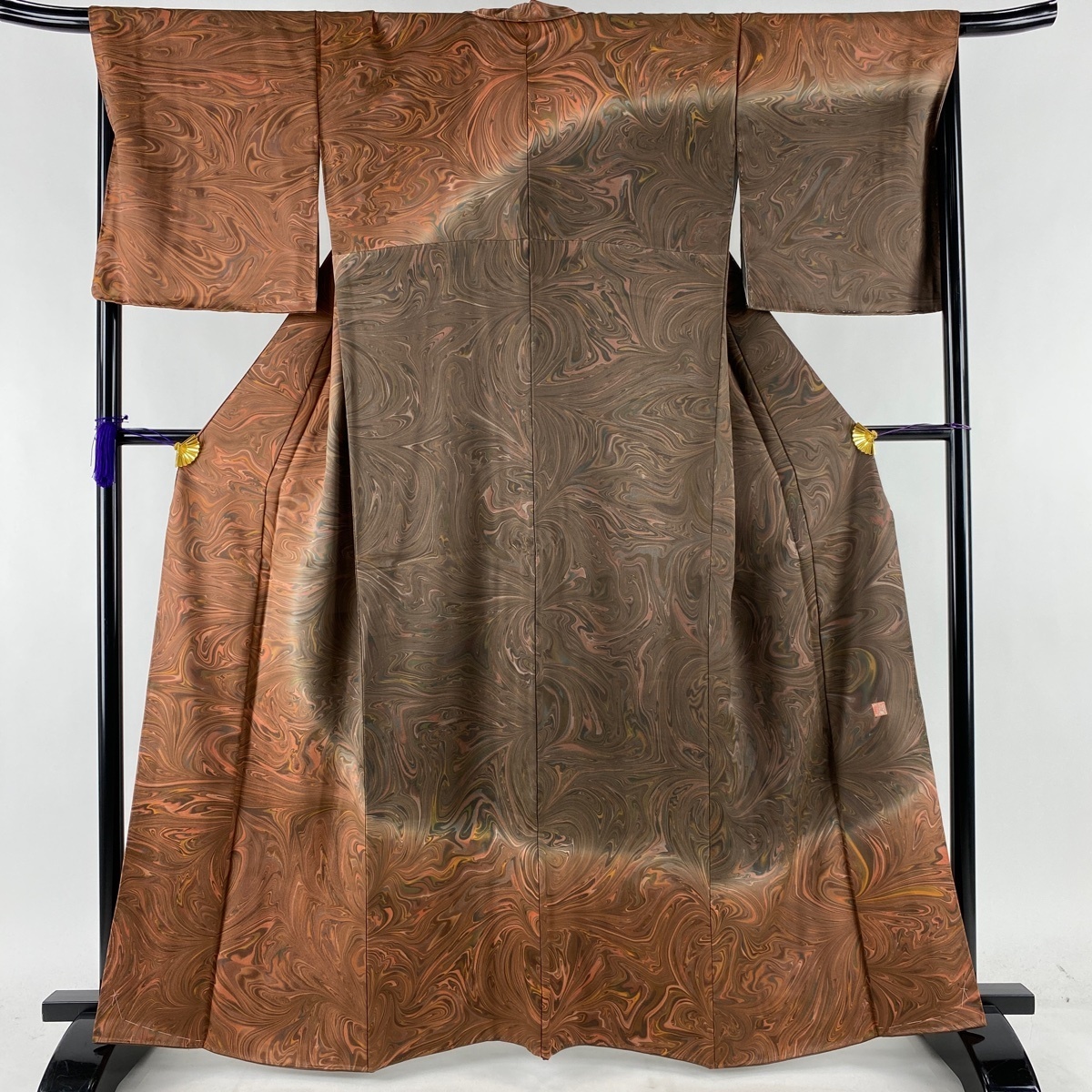 得価 訪問着 秀品 落款 墨流し 染め分け 赤茶 袷 163cm 68cm L 正絹(仕立て上がり)｜売買されたオークション情報、yahooの商品情報をアーカイブ公開 - オークファン 仕立て上がり