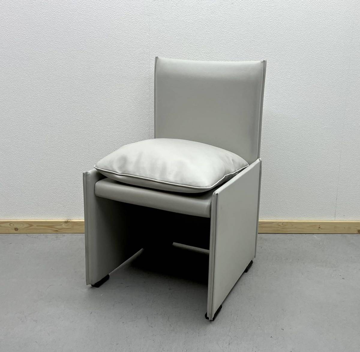 Cassina カッシーナ 0 BREAK ブレーク - ダイニングチェア アーム