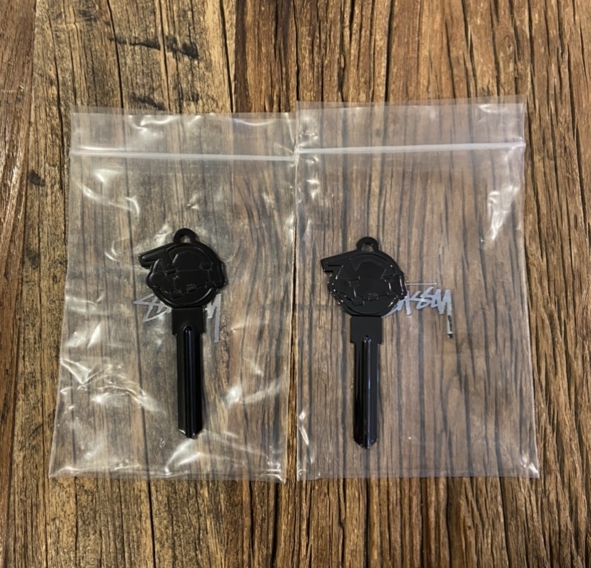 新品 未使用 2本セット STUSSY Yokohama Kohoku Chapt ノベルティー Skate man スケートマン 横浜 港北チャプト 鍵 ステューシー キー