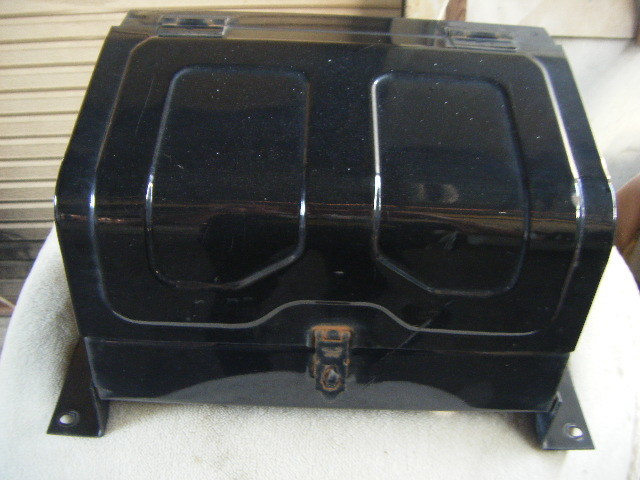 いすゞ　エルフ　純正工具箱　車体装着工具箱　使用自体は未使用　