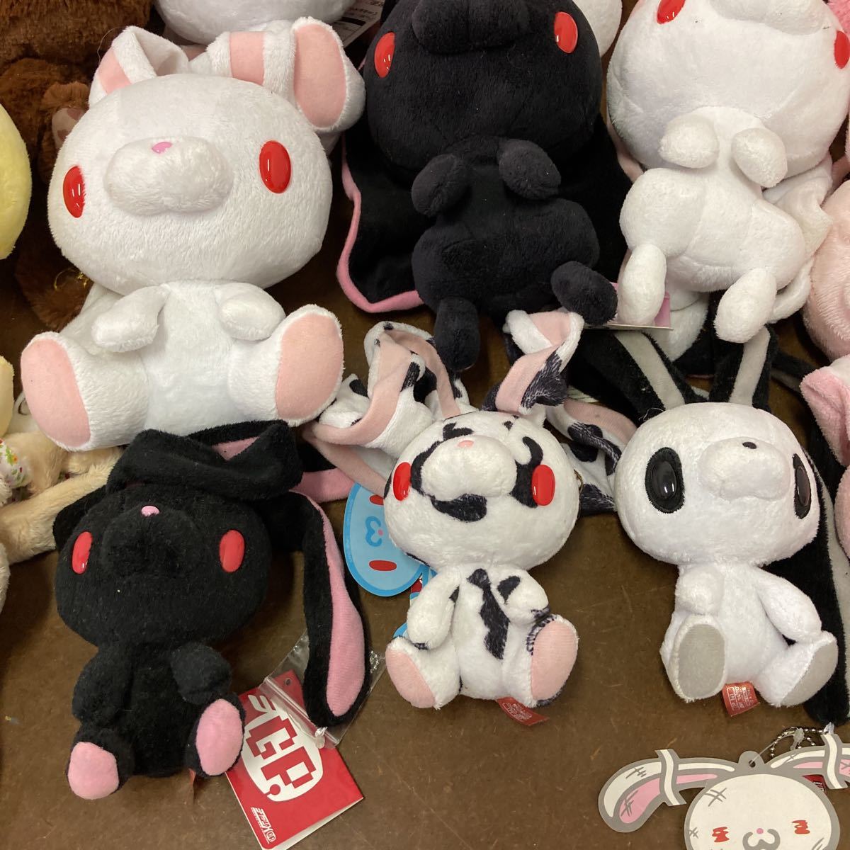 YK449) 汎用うさぎ ぬいぐるみ マスコット等 グッズ 大量セット 35点 