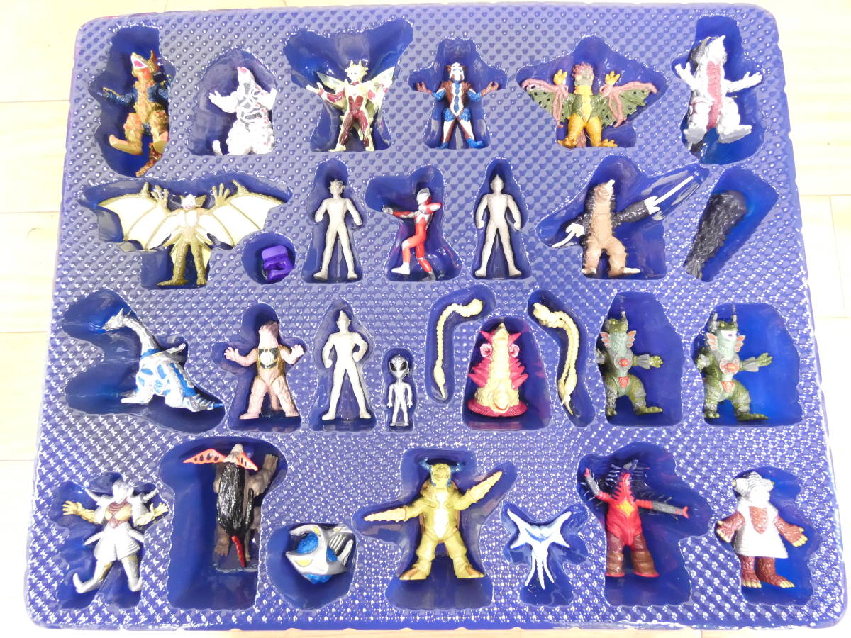 ◎当時もの バンダイ 塗装済みミニフィギュア ウルトラマンティガ  