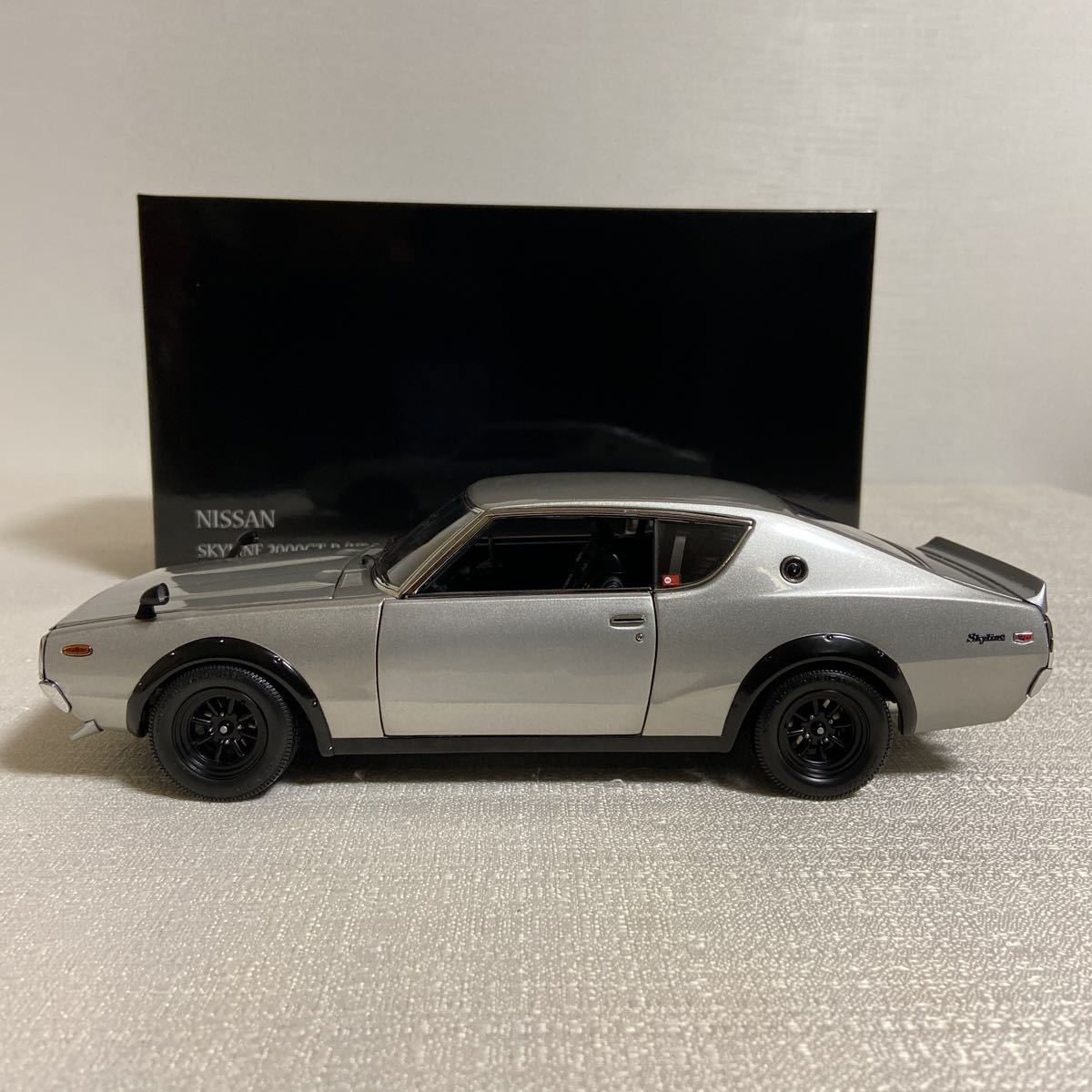 ☆京商／KYOSHO：1/18 ニッサン スカイライン　2000 GT-R (KPGC110) ケンメリ (Silver) ② ☆未展示品・撮影の為に箱から出しました♪
