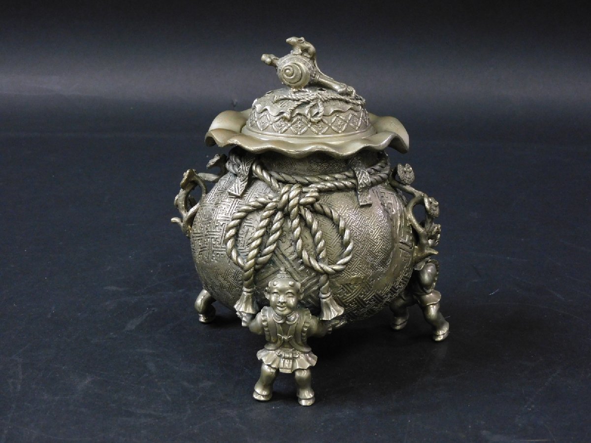 金工家 二上常太郎(元威) 洋銀 蝋型鋳銅 茶袋型香炉 底部に鋳込「元威 