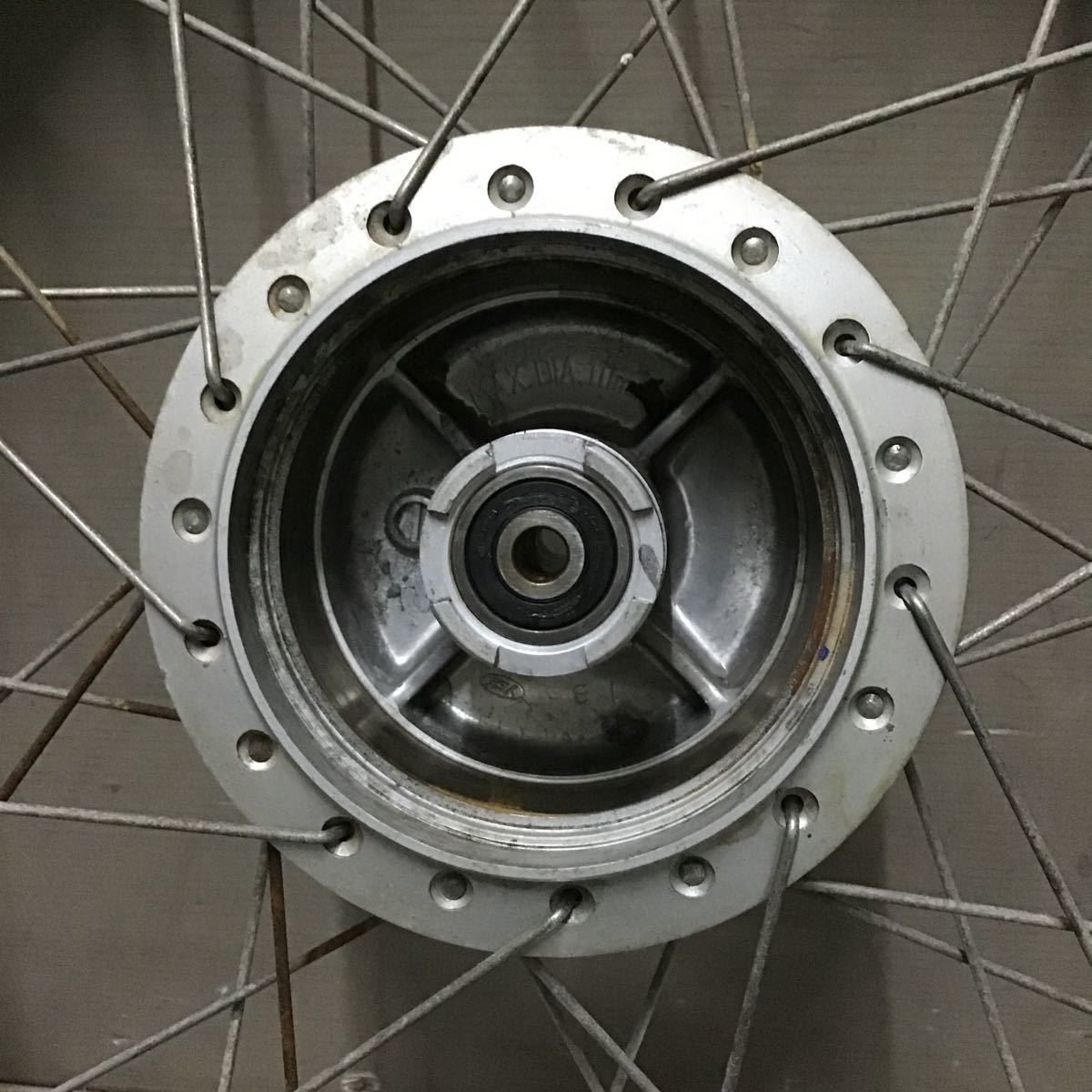 t2-12 ホンダ スーパーカブ90 DX キャブ車 HA02 フロントホイール 