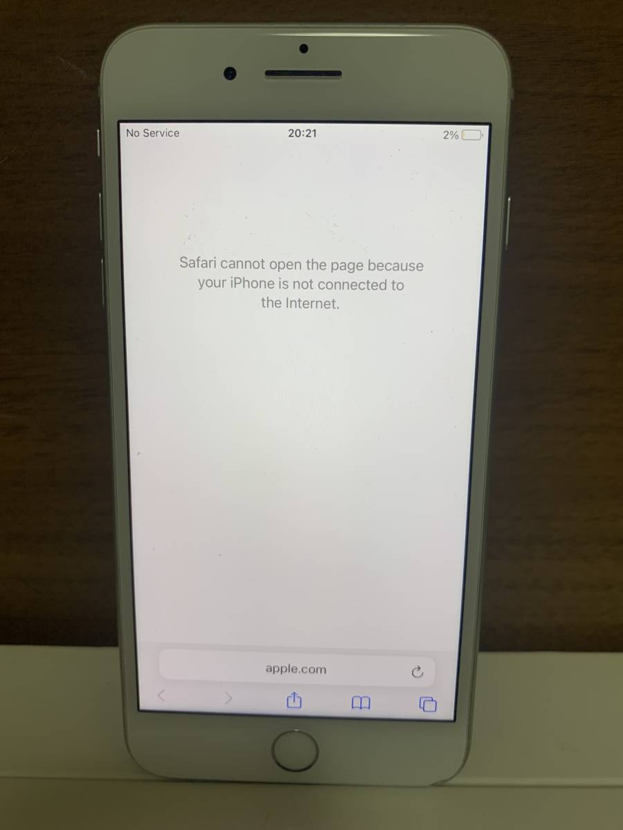 Apple iPhone 8 Plus 64GBシルバー/AU KDDI/SIMロック解除済み(SIM