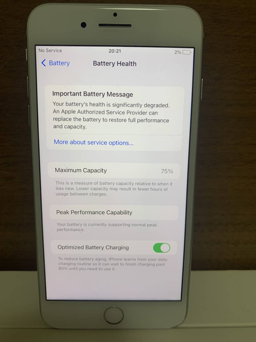 Apple iPhone 8 Plus 64GBシルバー/AU KDDI/SIMロック解除済み(SIM