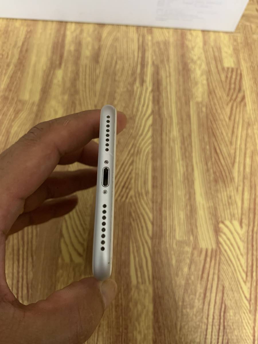Apple iPhone 8 Plus 64GBシルバー/AU KDDI/SIMロック解除済み(SIM