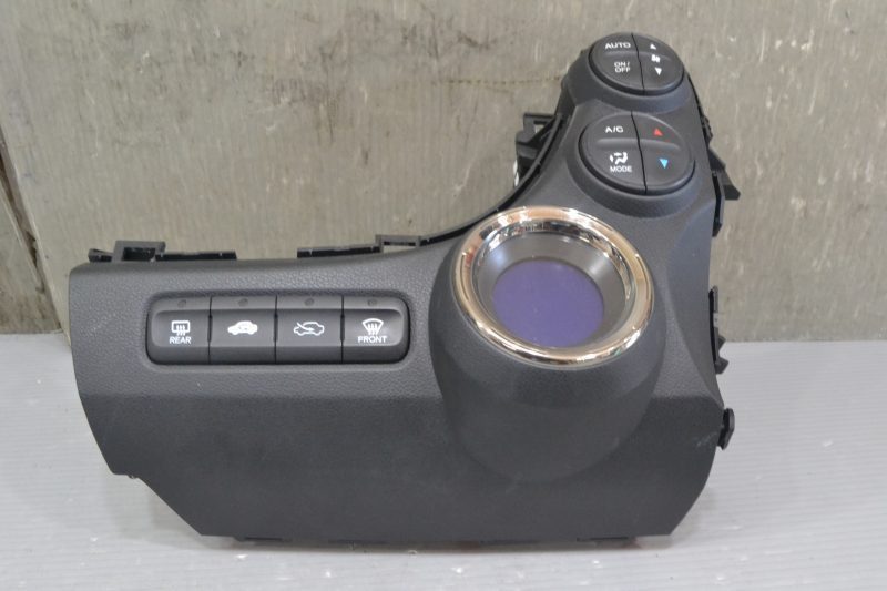 フィット シャトル ハイブリッド FINE LINE 前期(GP2) 純正 良品 取付