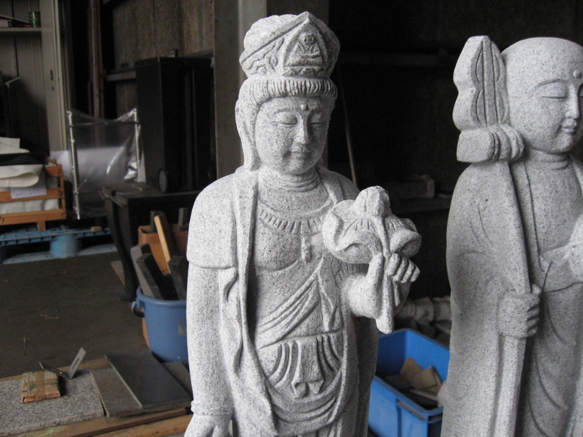 観音菩薩、観音様、聖観音像、石仏、彫刻品、御本尊、仏様、白御影石 