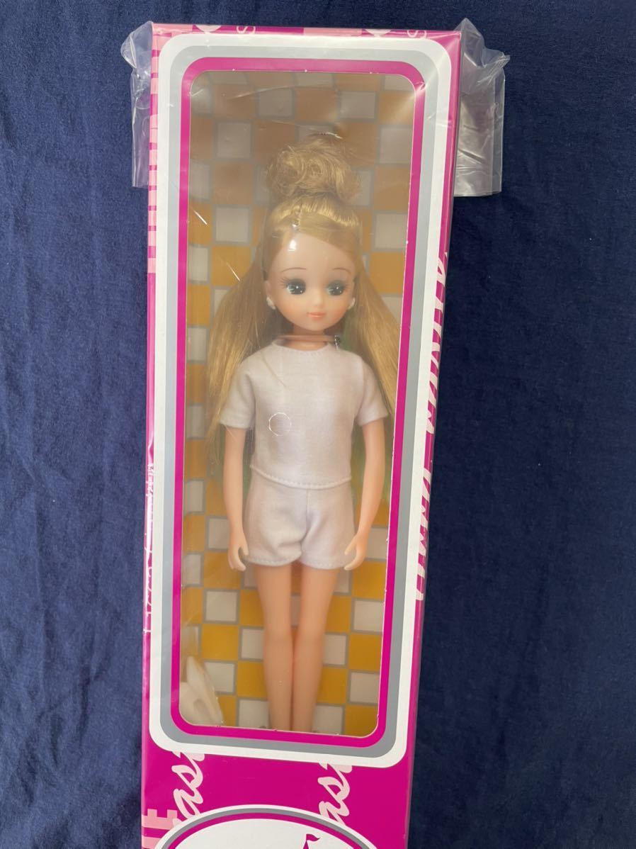 【新品，低価】 リカちゃんキャッスル 2022年オリジナルコレクションモデル インナーカラーあり(人形)｜売買されたオークション情報、yahooの商品情報をアーカイブ公開 - オークファン 人形