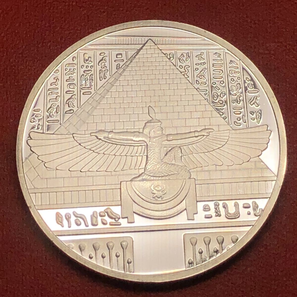 古代エジプト、アフリカアンティーク 古代エジプト アンティークコイン 大型銀貨 エジプト神話 ピラミッド 記念硬貨  重さ28.96g(アフリカ)｜売買されたオークション情報、Yahoo!オークション(旧ヤフオク!) の商品情報をアーカイブ公開 -  オークファン（aucfan.com）