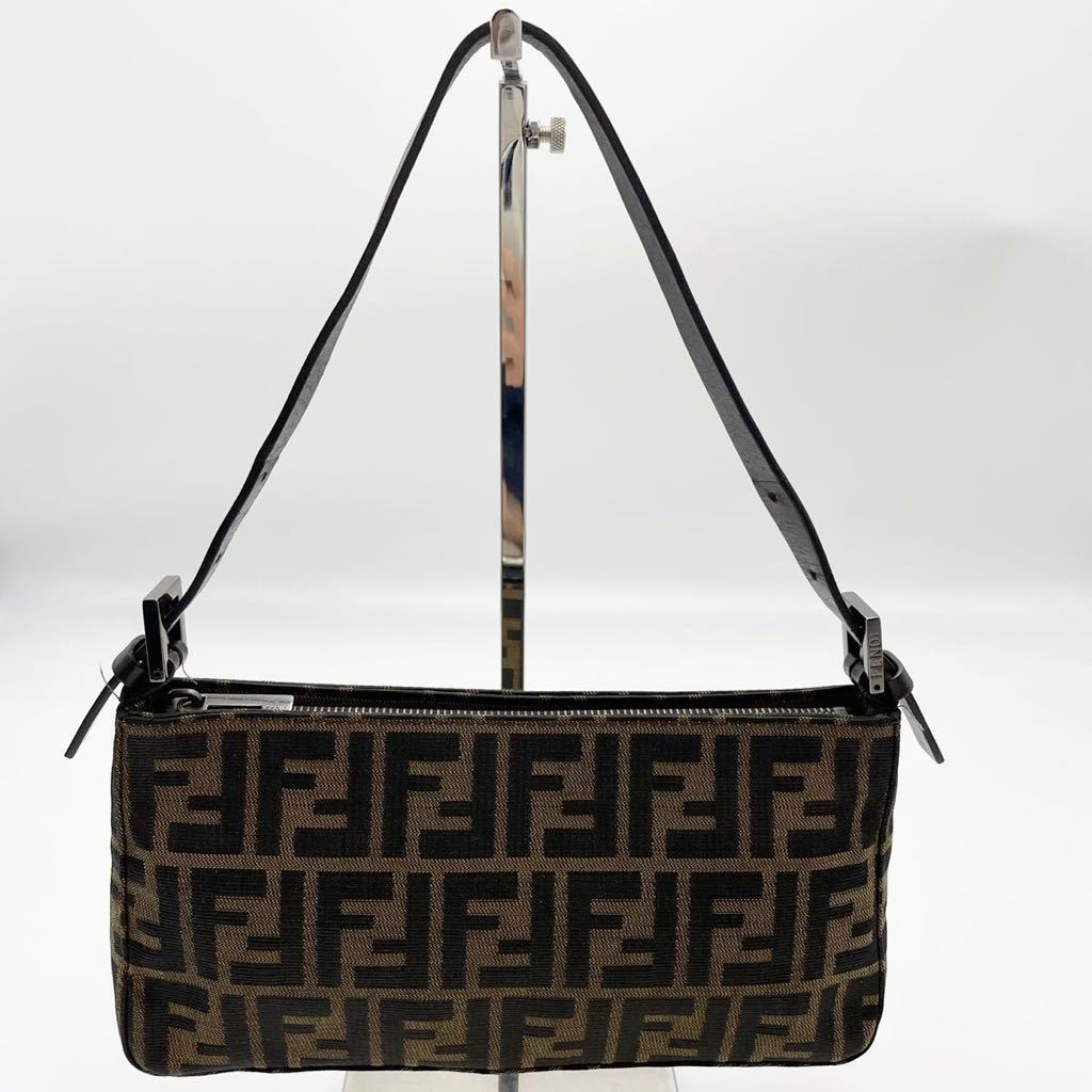 美品　FENDI フェンディ　ズッキーノ ズッカ FF アクセサリーポーチ FENDI フェンディ ズッカ ズッキーノ FF ロゴ アクセサリー ポーチ