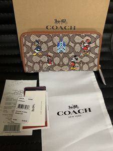 新作 コーチ ディズニー とんすけ 長財布 財布 Coach 財布 高質で安価
