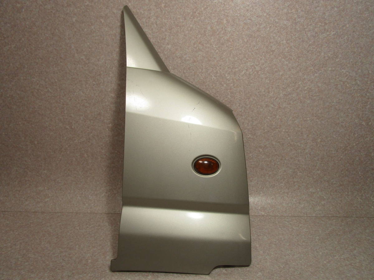 タウンボックス U61W フロント フェンダーパネル 右 A26