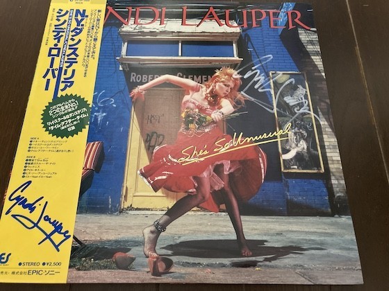 HOT，格安 シンディ ローパー 直筆サイン入り LP レコード(サイン)｜売買されたオークション情報、yahooの商品情報をアーカイブ公開 - オークファン サイン