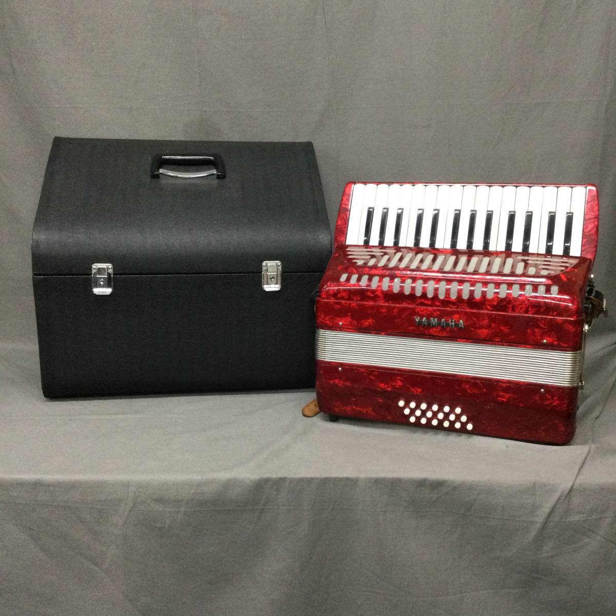 040728 211651 YAMAHA ヤマハ アコーディオン レッド ハードケース付き