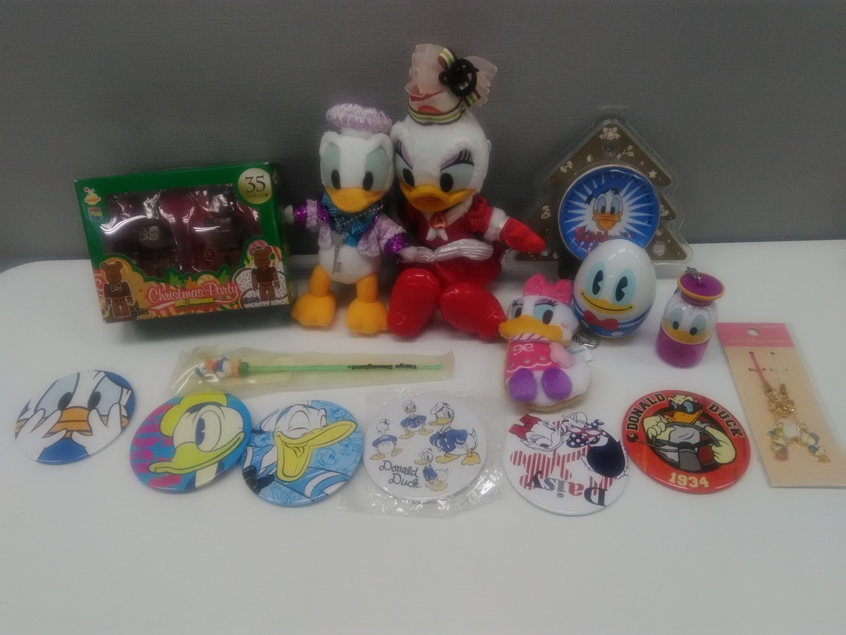 ディズニー ラウンド1 ストラッピン サリー 身長 約4ｃｍ ストラップ 新品 ショップ