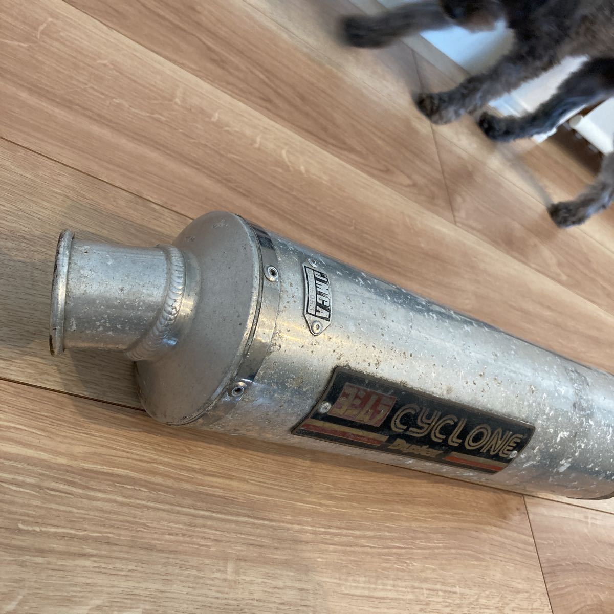 | マフラー ヨシムラジャパン ヨシムラ Webike YOSHIMURA サイクロン Slip-Onサイクロン (ABS付き車両対応) 政府認証 Z400GP 110-441-4640 ヨシムラサイクロン 当時物 本物 2600000458894D1Kの