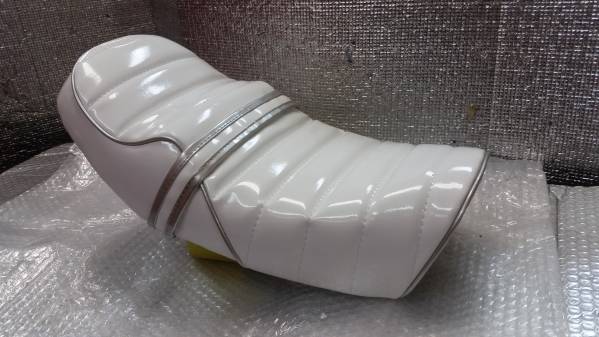 送料無料☆新品☆特注品☆エイプ50用あんこ抜きタックロールシートフルキット☆ 送料無料 新品 エイプ50用あんこ抜きタックロールシートフルキット